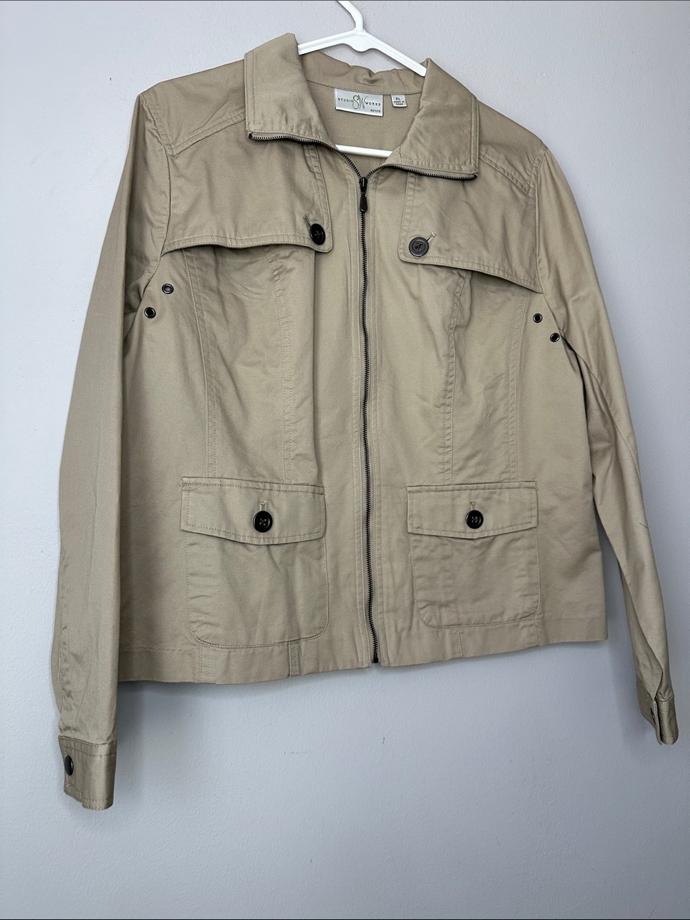 Lightweight Beige Utility Jacket - Picture 3 of 7